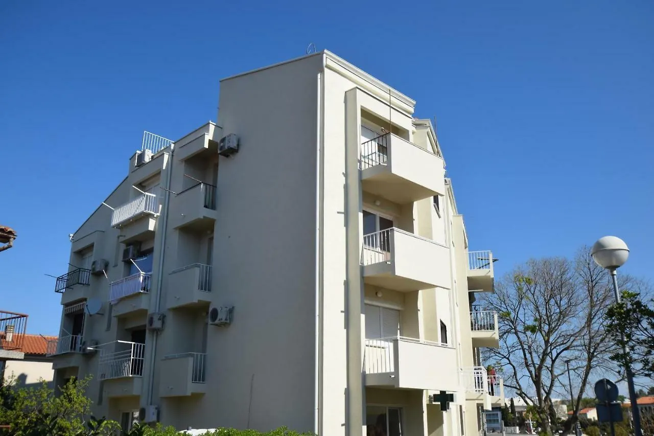Apartment Jela Malinska 0*,  Croatia